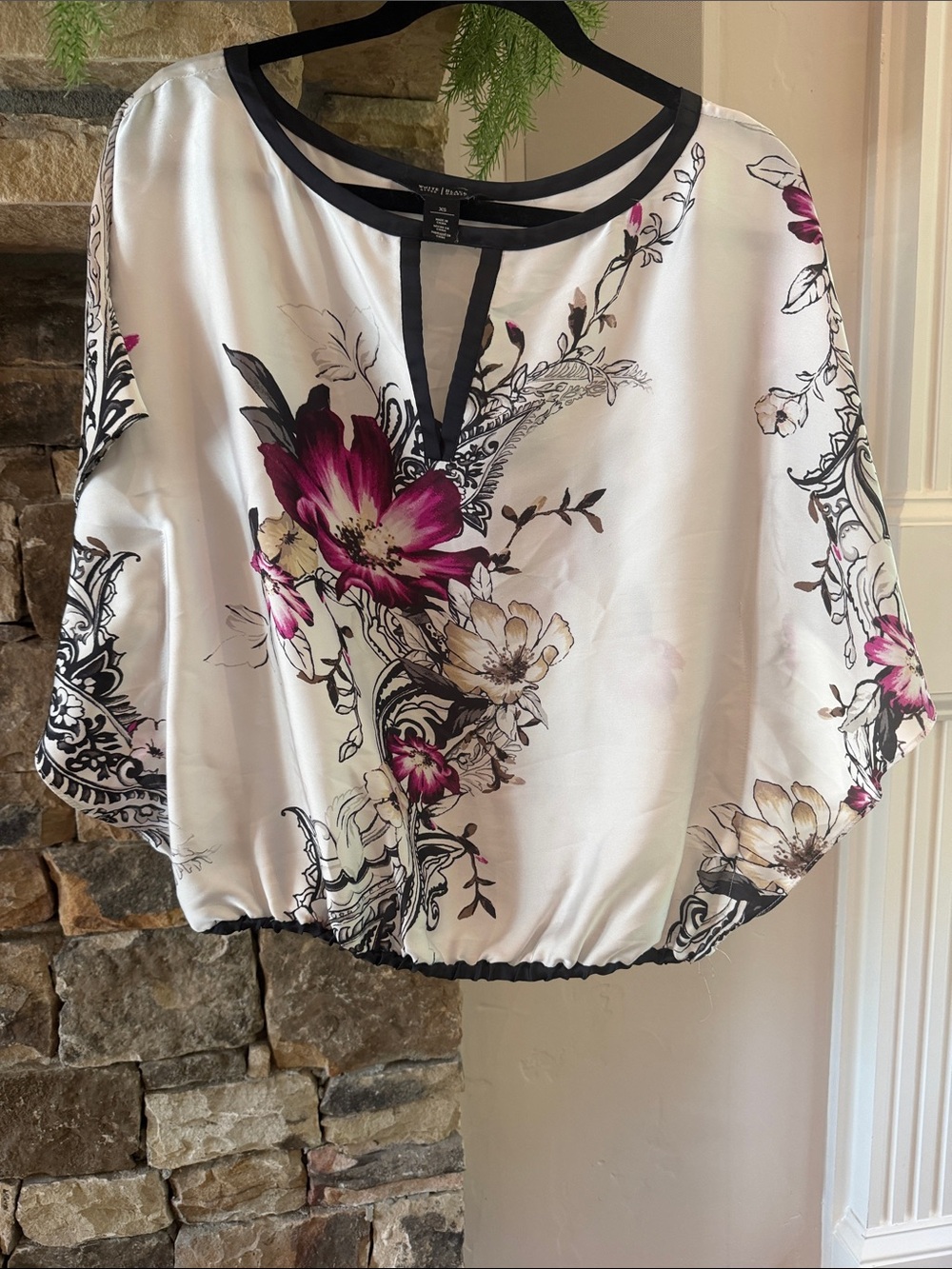 WHBM Floral Keyhole Bubble Hem Blouse Top